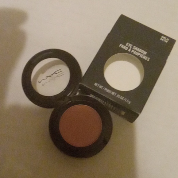 Mac long lasting eyeshadow in girlie nww - Picture 6 of 11